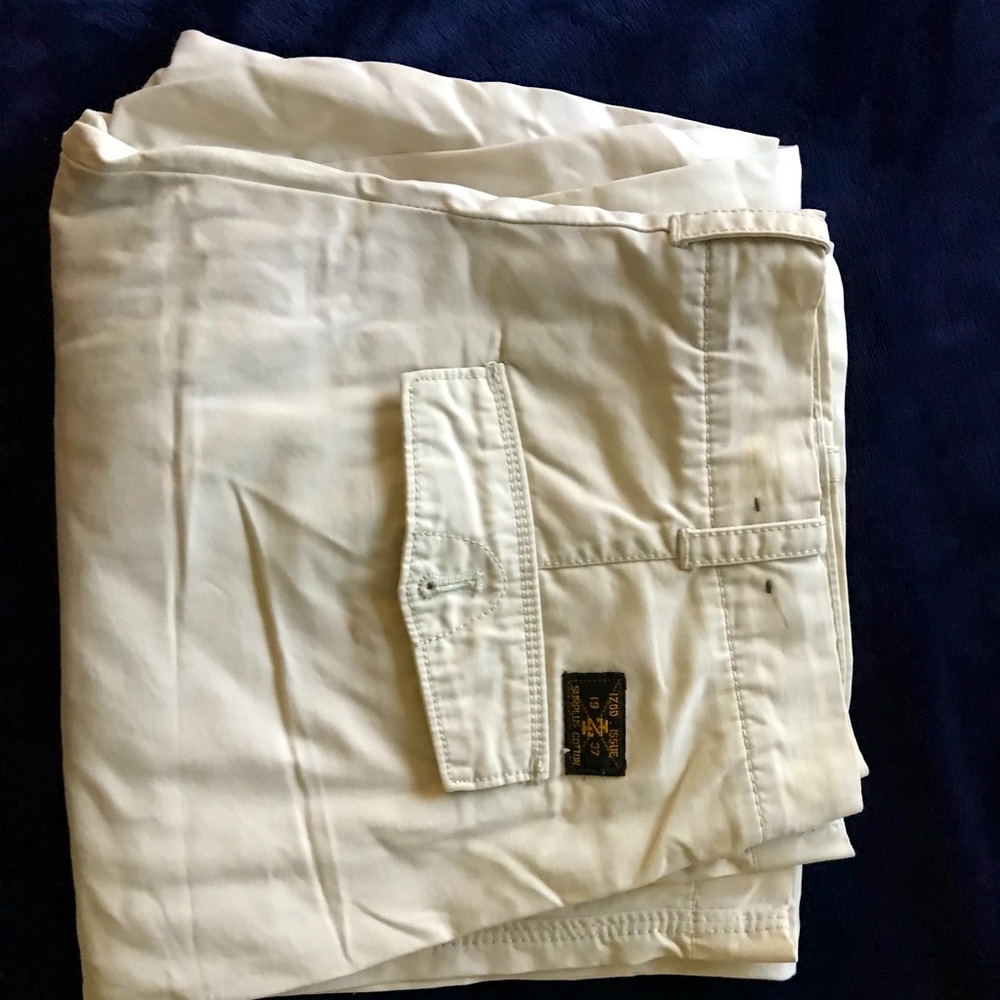 Mens Izod white khakis size 34/32